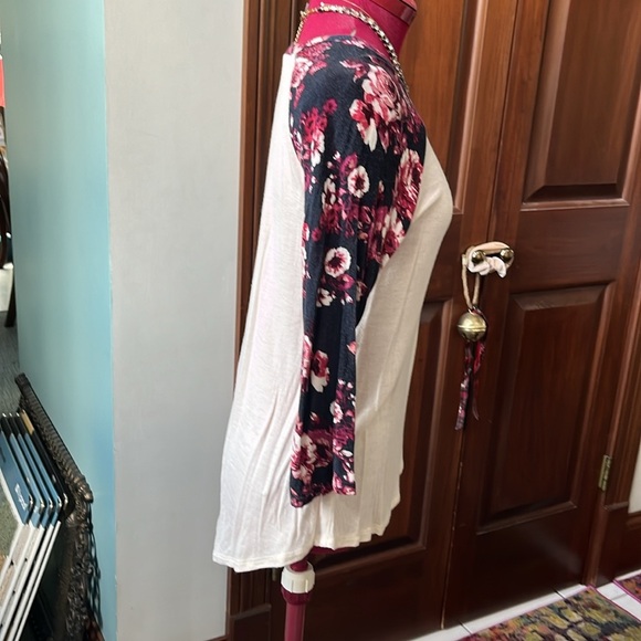 Eyeshadow, top 3/4 contrast Raglan sleeves scoop neck Cream navy red size S - Picture 3 of 9